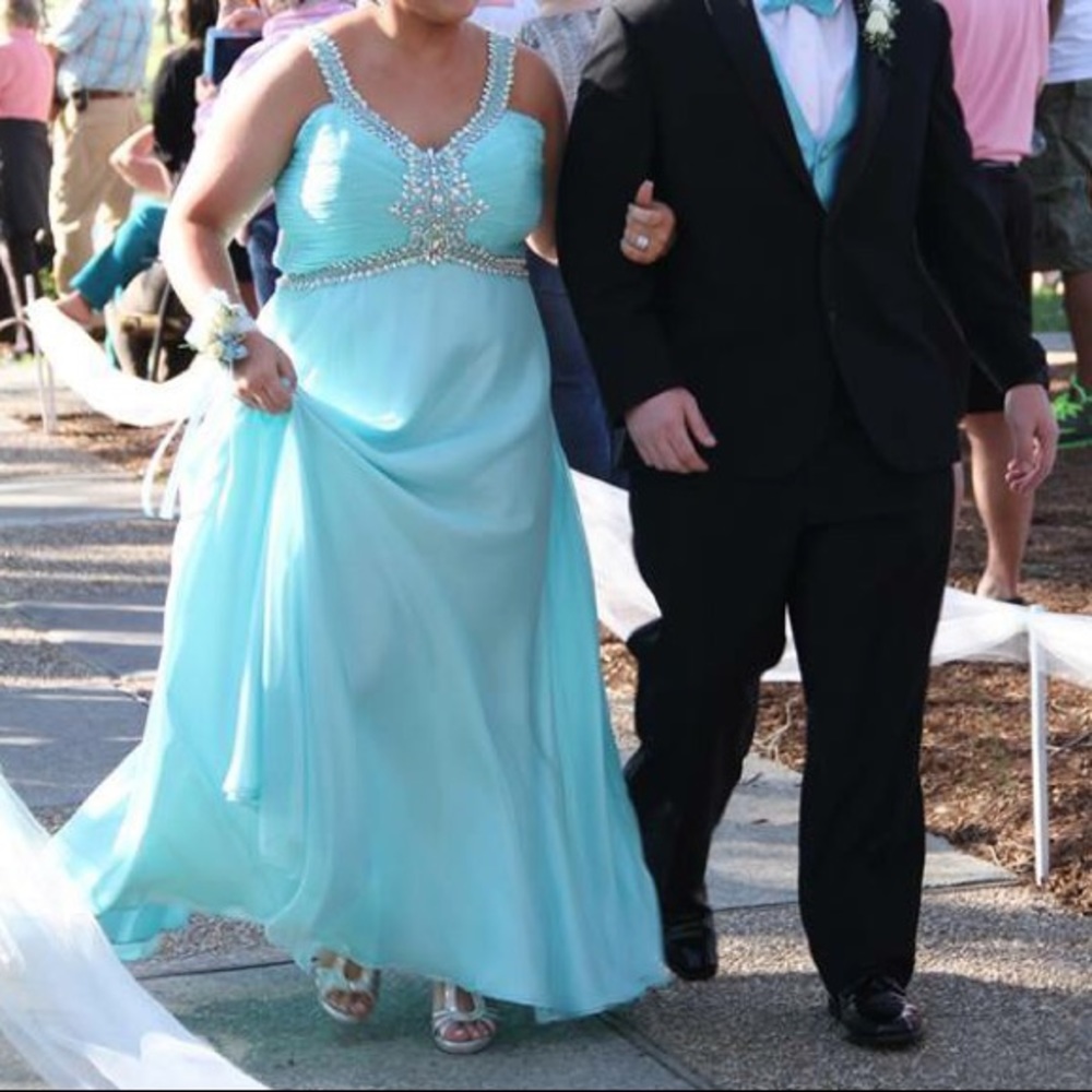 Prom Dress - Picture 6 of 6